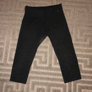 VS Pink Cropped Leggings